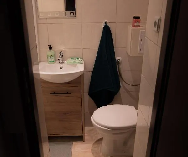 Szczesliwa 36 Przy Skytower! アパート *